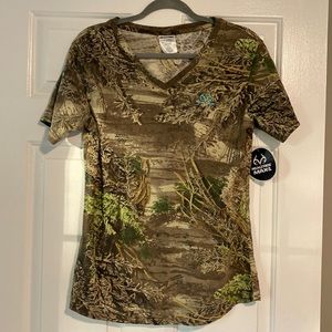 Real tree, V-neck T-shirt